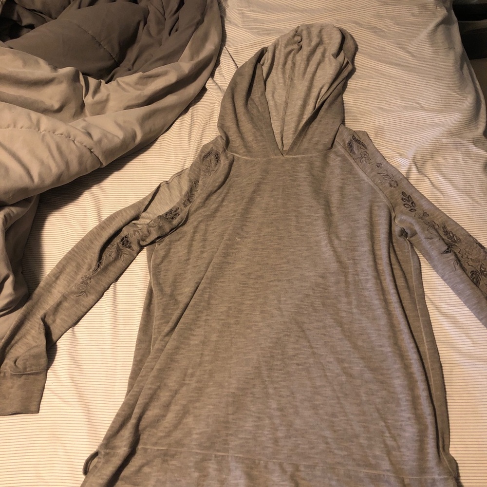 Gray hoodie with cuts on shoulder
